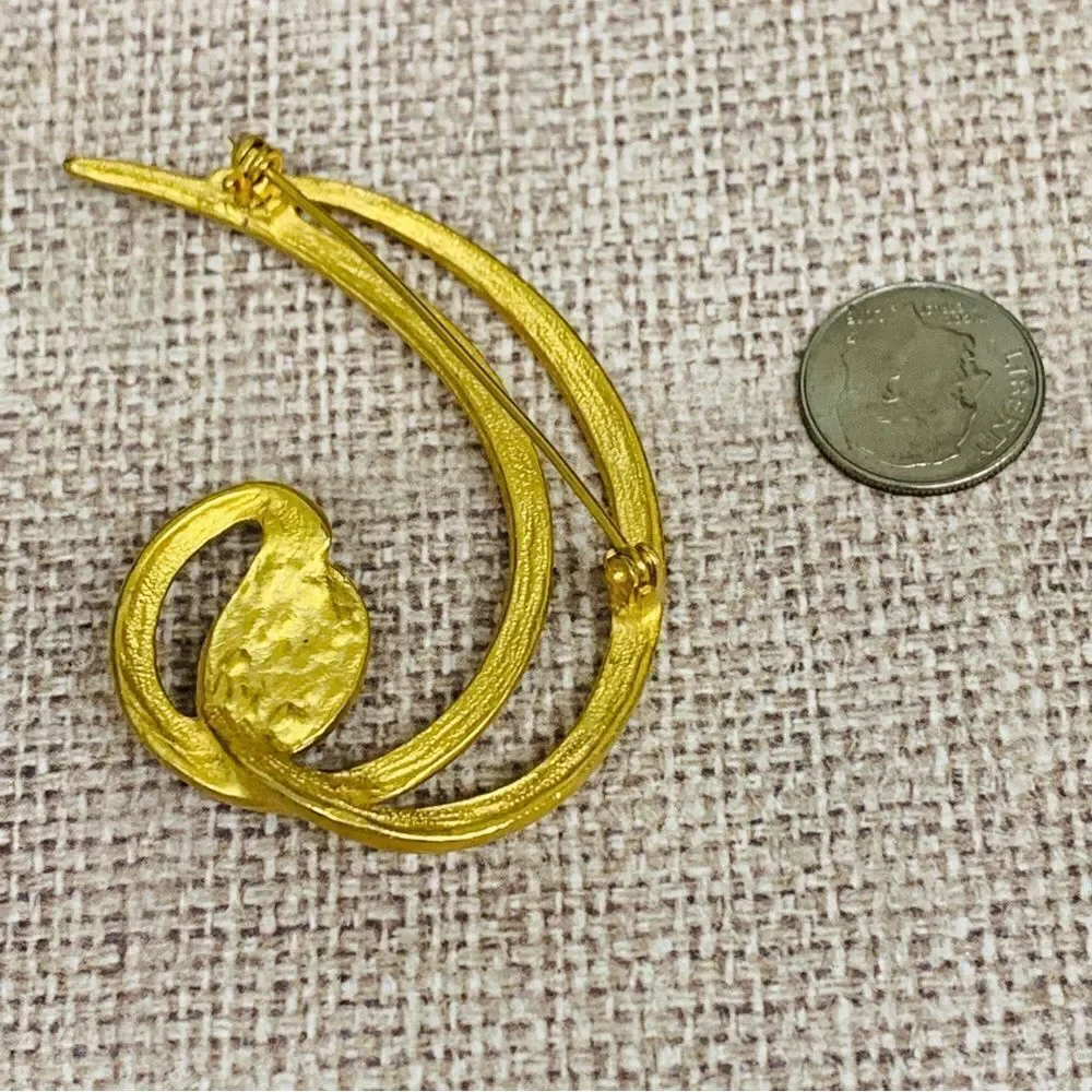 VTG Gold Pearl Swirl Brooch‎